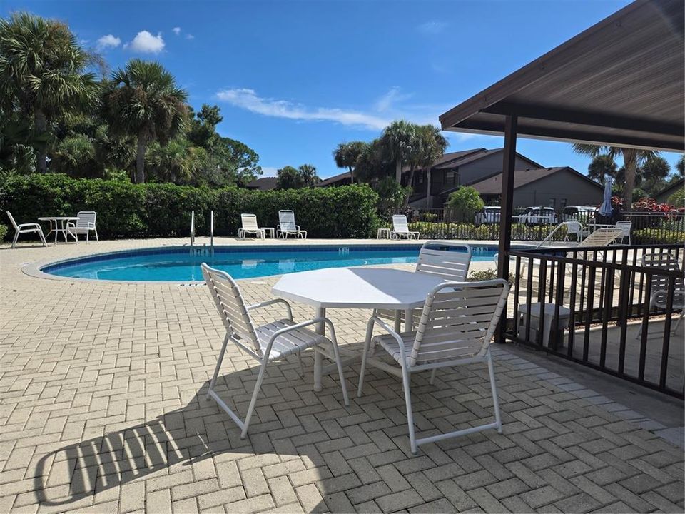 For Sale: $235,000 (2 beds, 1 baths, 860 Square Feet)
