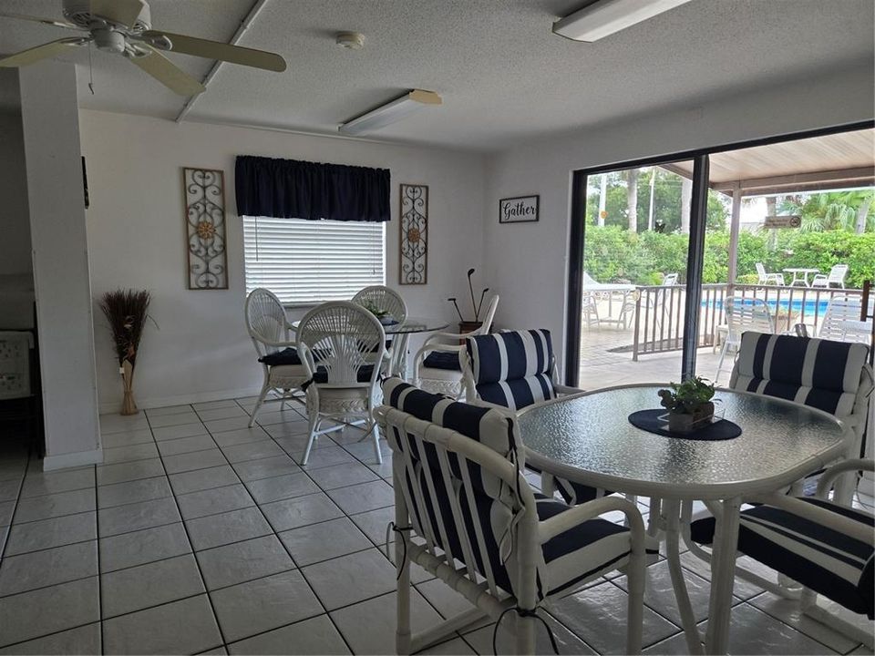 For Sale: $235,000 (2 beds, 1 baths, 860 Square Feet)