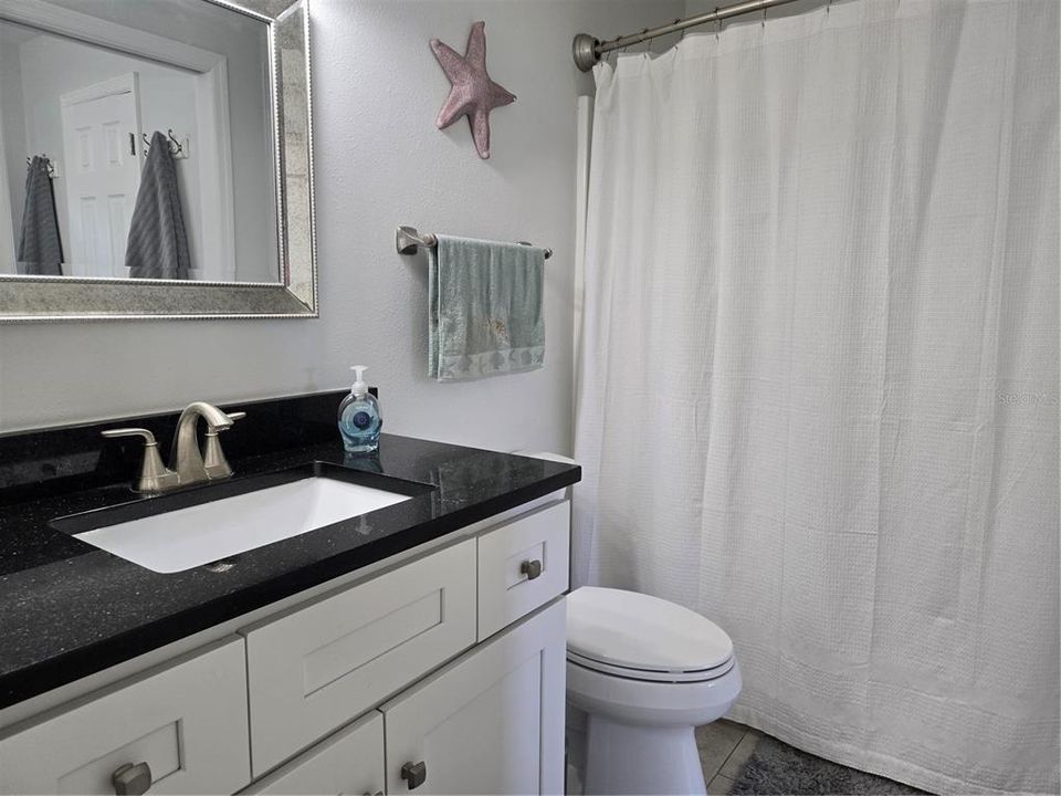For Sale: $235,000 (2 beds, 1 baths, 860 Square Feet)