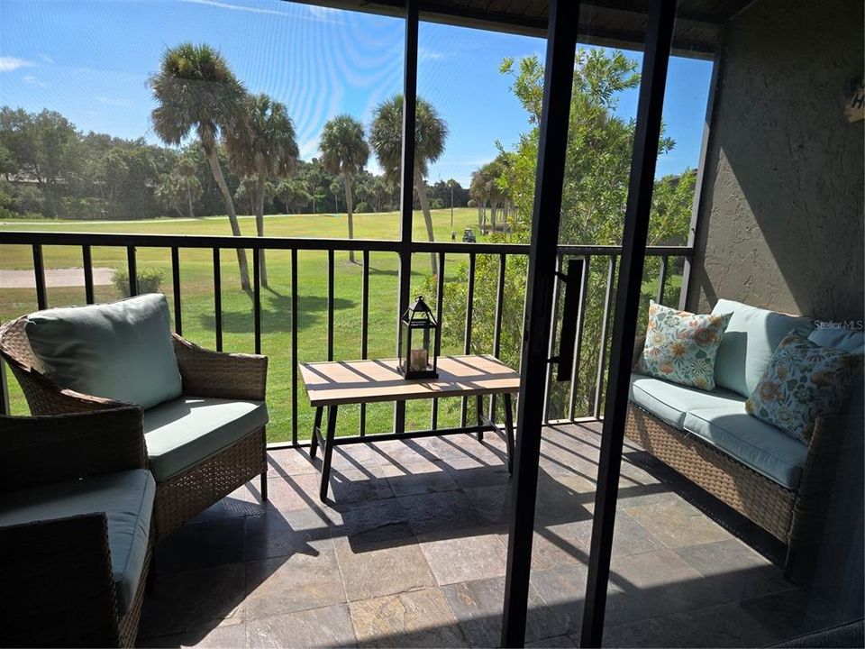 For Sale: $235,000 (2 beds, 1 baths, 860 Square Feet)