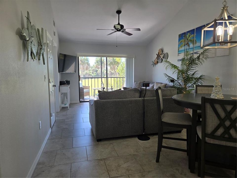 For Sale: $235,000 (2 beds, 1 baths, 860 Square Feet)