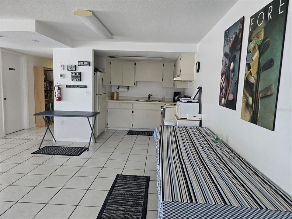 For Sale: $235,000 (2 beds, 1 baths, 860 Square Feet)