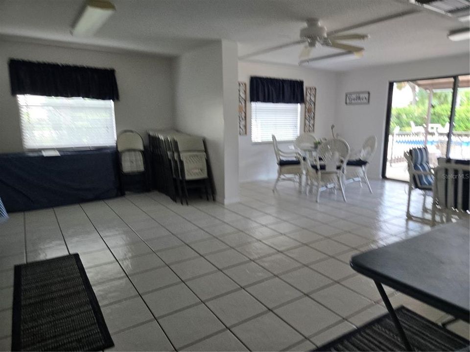 For Sale: $235,000 (2 beds, 1 baths, 860 Square Feet)