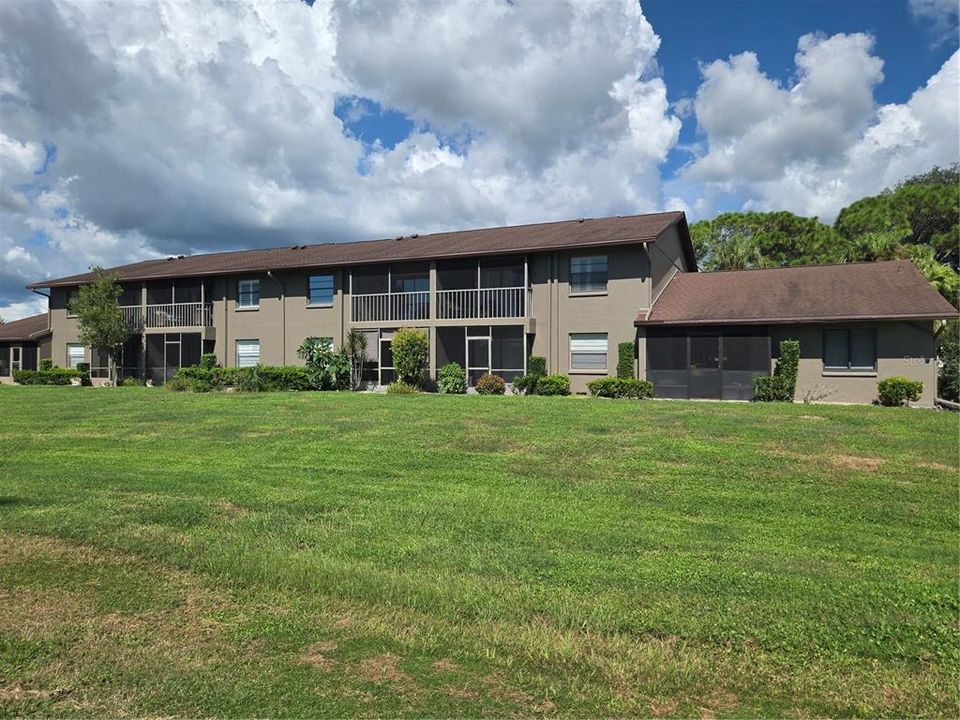 For Sale: $235,000 (2 beds, 1 baths, 860 Square Feet)