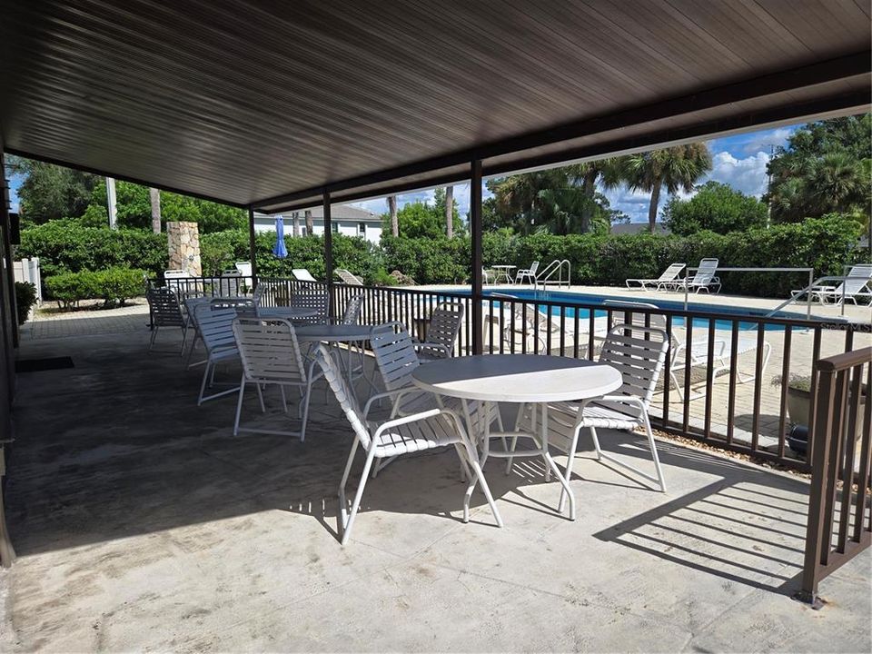 For Sale: $235,000 (2 beds, 1 baths, 860 Square Feet)