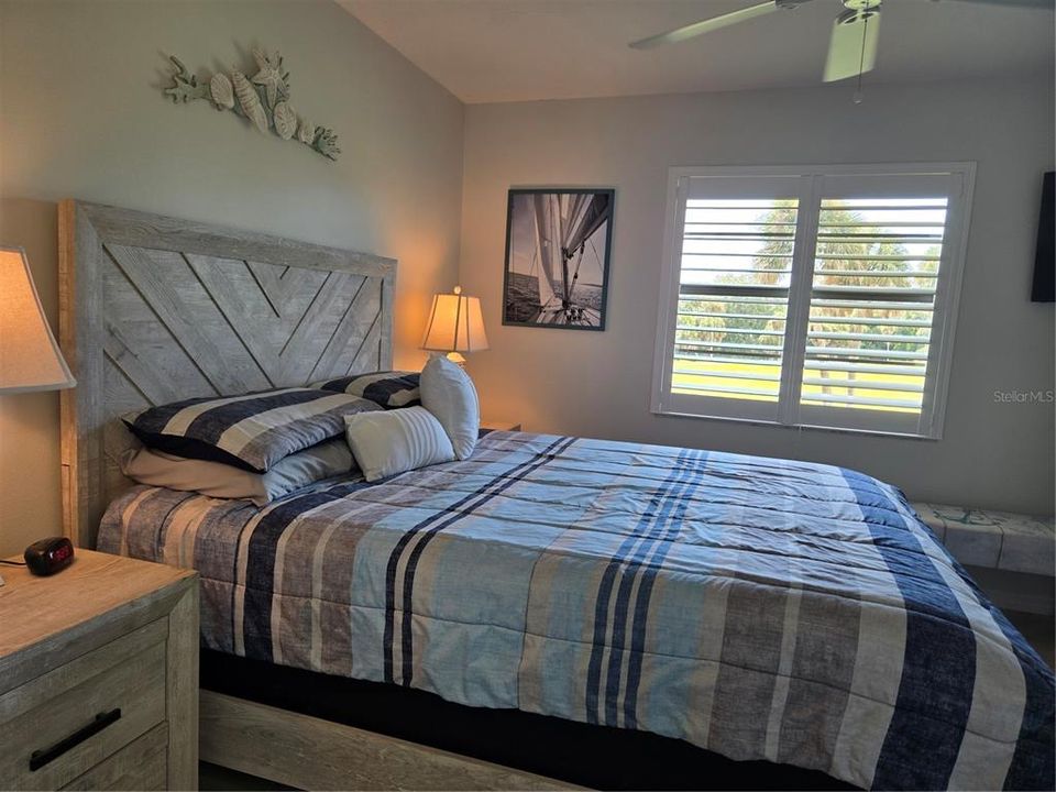For Sale: $235,000 (2 beds, 1 baths, 860 Square Feet)