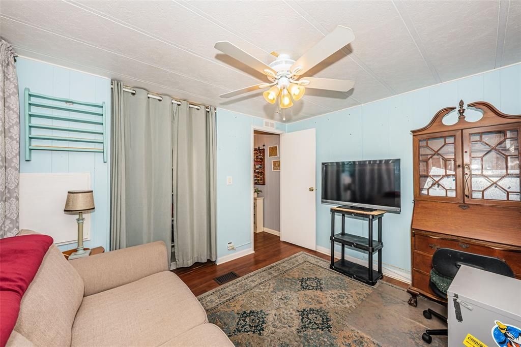 На продажу: $139,900 (2 спален, 2 ванн, 936 Квадратных фут)