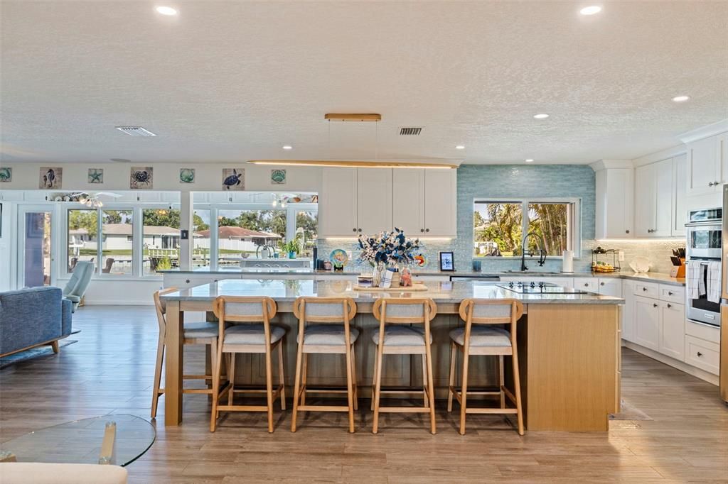 En Venta: $1,350,000 (4 camas, 2 baños, 2369 Pies cuadrados)