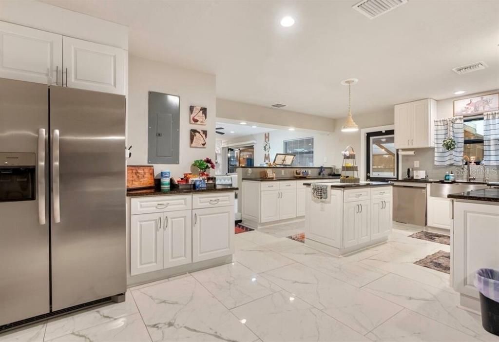 For Rent: $4,000 (3 beds, 2 baths, 2193 Square Feet)