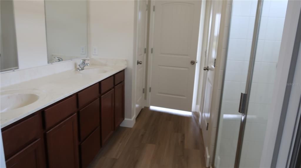 For Sale: $289,000 (3 beds, 2 baths, 1567 Square Feet)