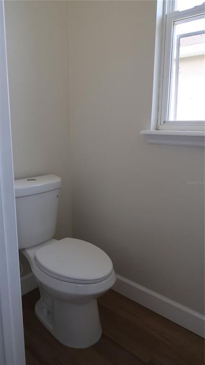 For Sale: $289,000 (3 beds, 2 baths, 1567 Square Feet)