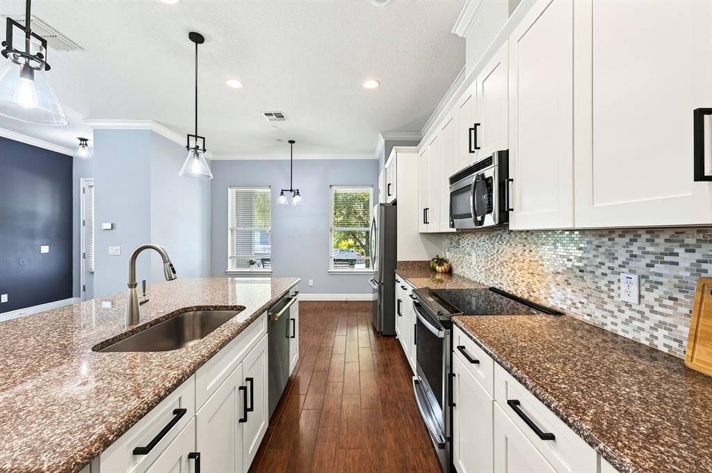 For Sale: $500,000 (3 beds, 2 baths, 1869 Square Feet)