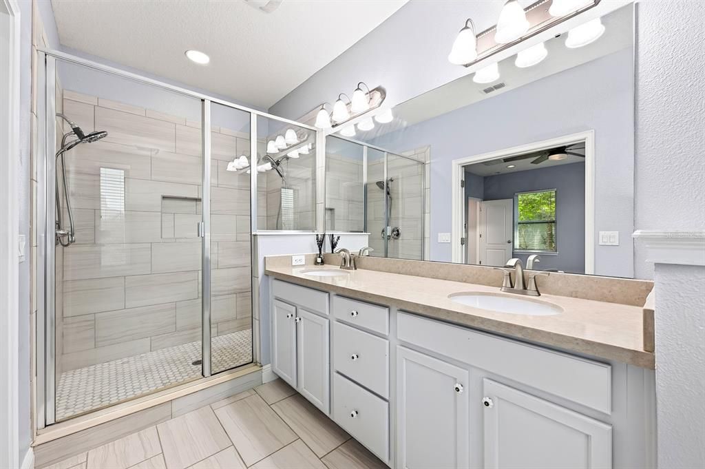 For Sale: $500,000 (3 beds, 2 baths, 1869 Square Feet)
