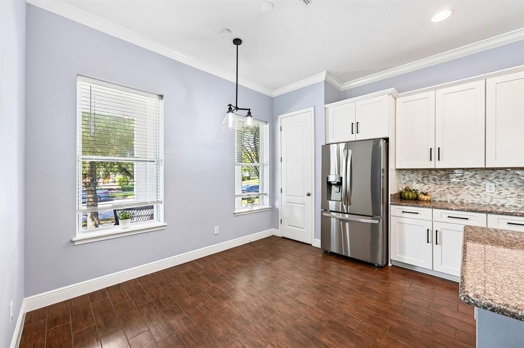 For Sale: $500,000 (3 beds, 2 baths, 1869 Square Feet)