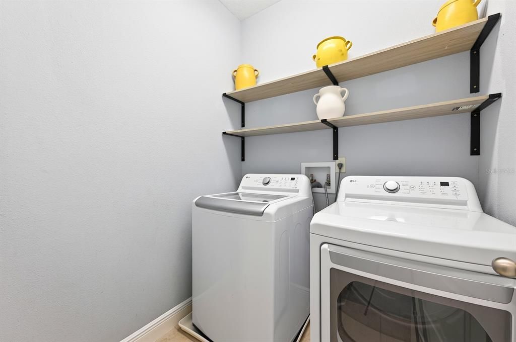 For Sale: $500,000 (3 beds, 2 baths, 1869 Square Feet)