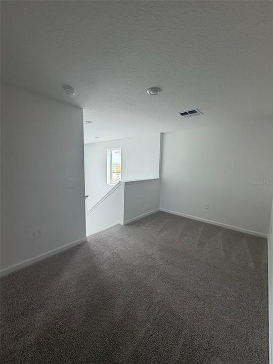 For Rent: $2,000 (4 beds, 3 baths, 2400 Square Feet)