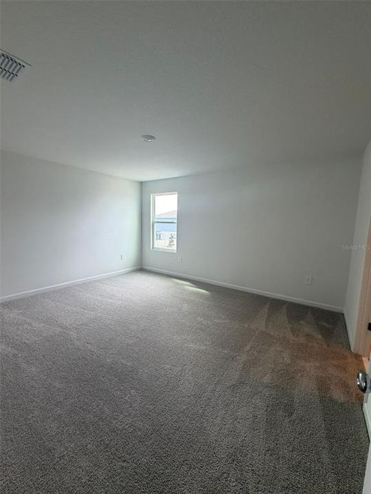 For Rent: $2,000 (4 beds, 3 baths, 2400 Square Feet)