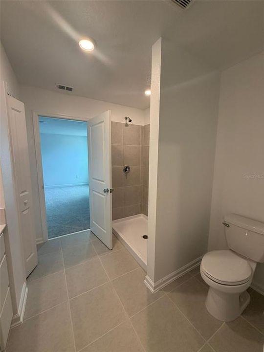 For Rent: $2,000 (4 beds, 3 baths, 2400 Square Feet)