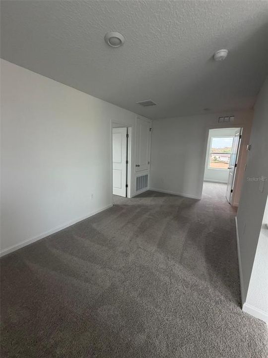 For Rent: $2,000 (4 beds, 3 baths, 2400 Square Feet)