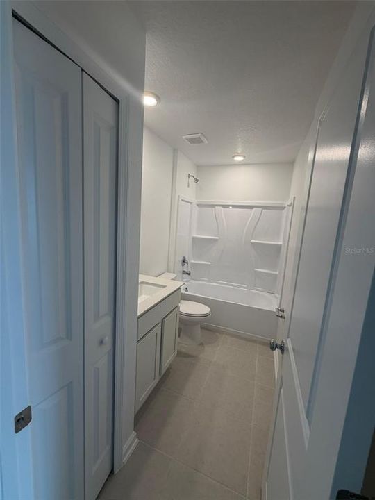 For Rent: $2,000 (4 beds, 3 baths, 2400 Square Feet)