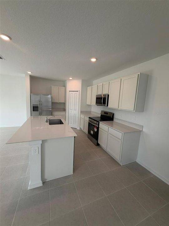 For Rent: $2,000 (4 beds, 3 baths, 2400 Square Feet)