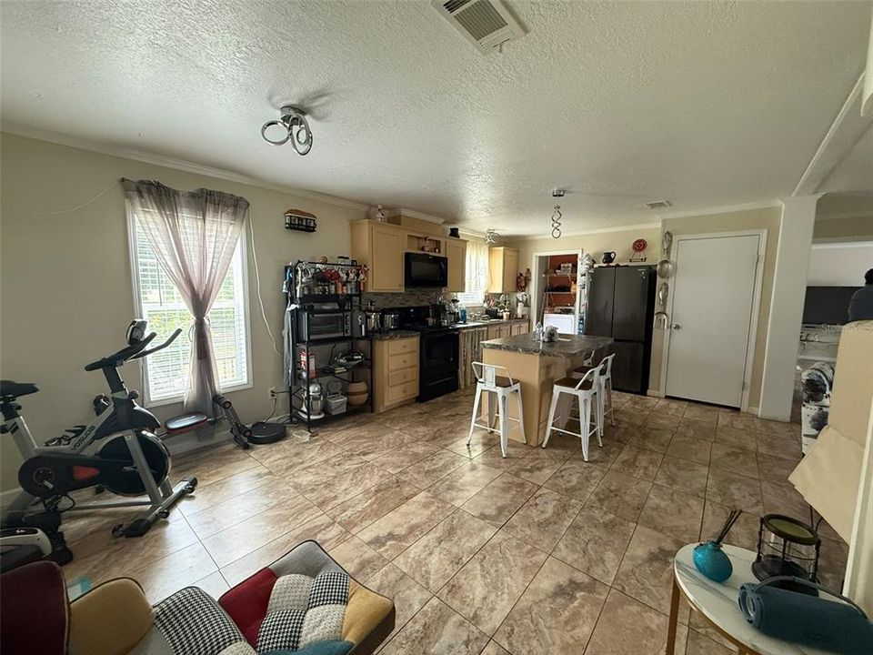 For Sale: $310,000 (3 beds, 2 baths, 1248 Square Feet)
