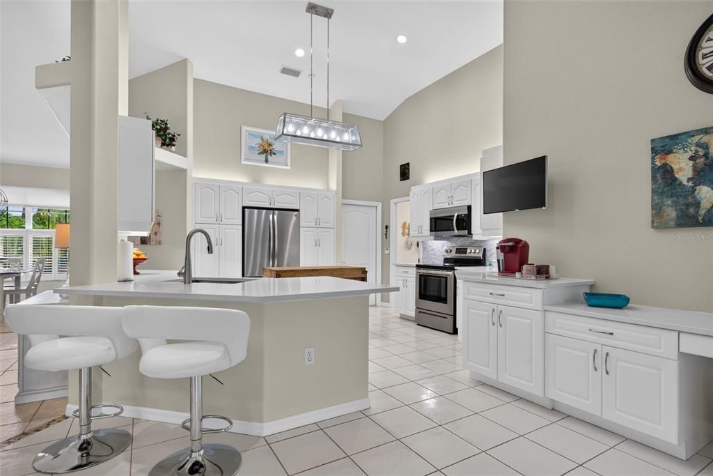 For Sale: $915,000 (3 beds, 3 baths, 2864 Square Feet)