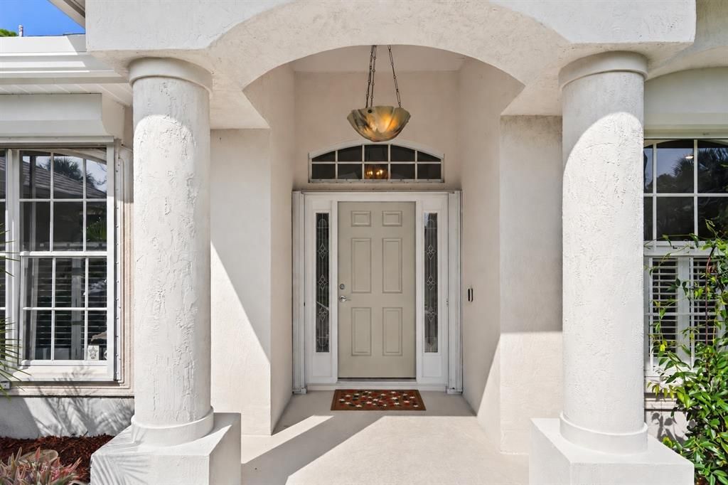For Sale: $915,000 (3 beds, 3 baths, 2864 Square Feet)