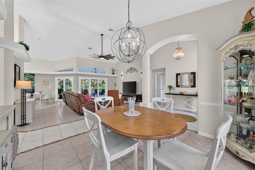 For Sale: $915,000 (3 beds, 3 baths, 2864 Square Feet)