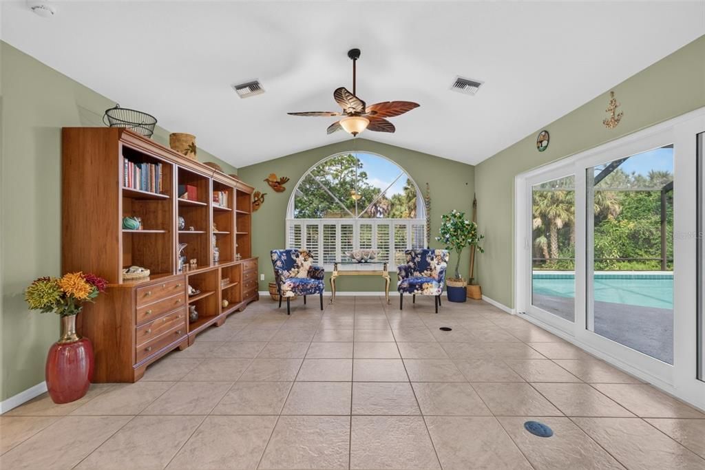 For Sale: $915,000 (3 beds, 3 baths, 2864 Square Feet)