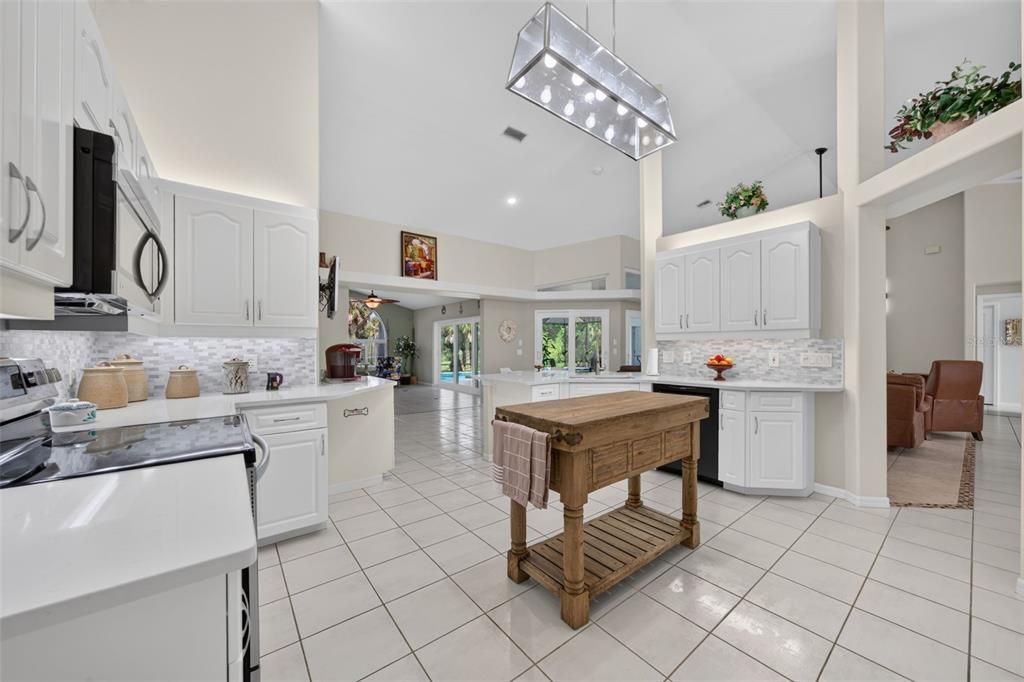 For Sale: $915,000 (3 beds, 3 baths, 2864 Square Feet)