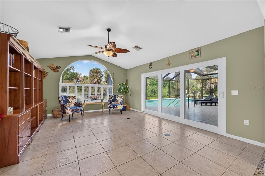 For Sale: $915,000 (3 beds, 3 baths, 2864 Square Feet)