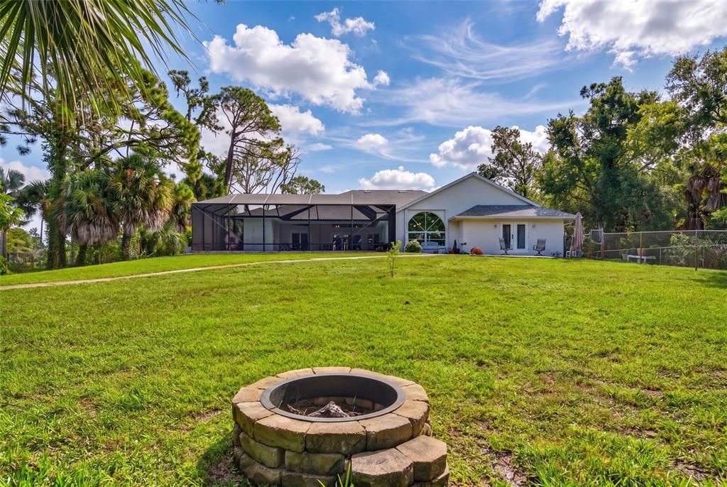 For Sale: $915,000 (3 beds, 3 baths, 2864 Square Feet)