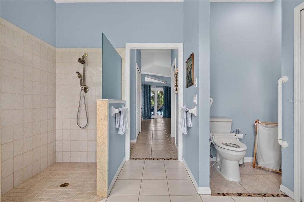 For Sale: $915,000 (3 beds, 3 baths, 2864 Square Feet)