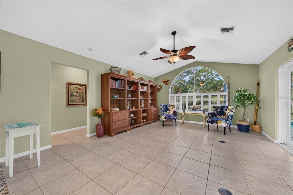 For Sale: $915,000 (3 beds, 3 baths, 2864 Square Feet)