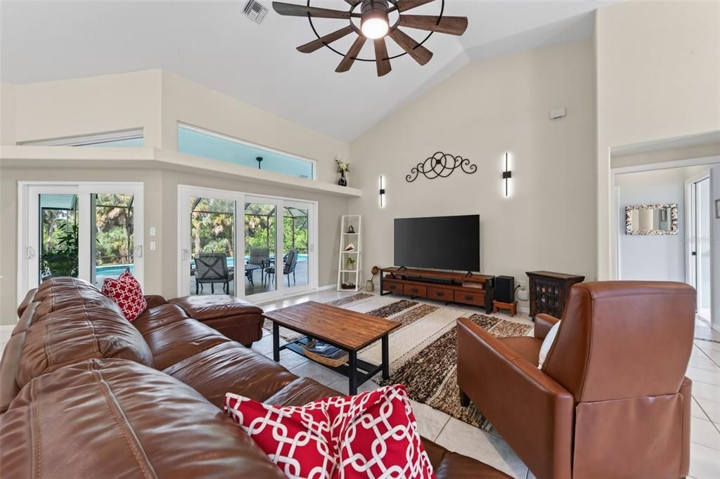 For Sale: $915,000 (3 beds, 3 baths, 2864 Square Feet)