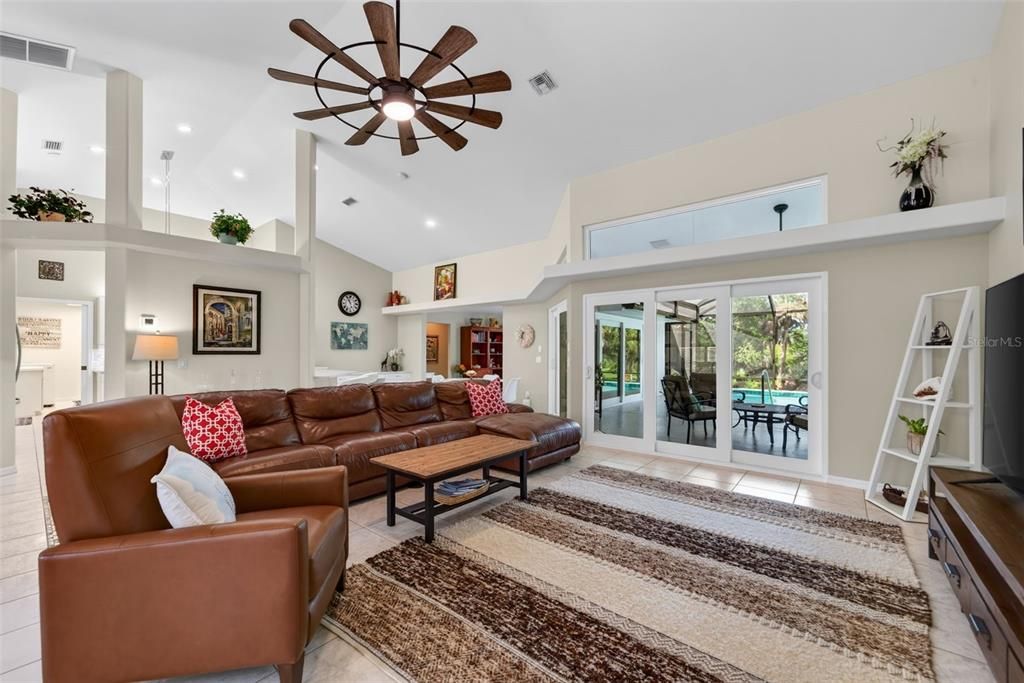 For Sale: $915,000 (3 beds, 3 baths, 2864 Square Feet)