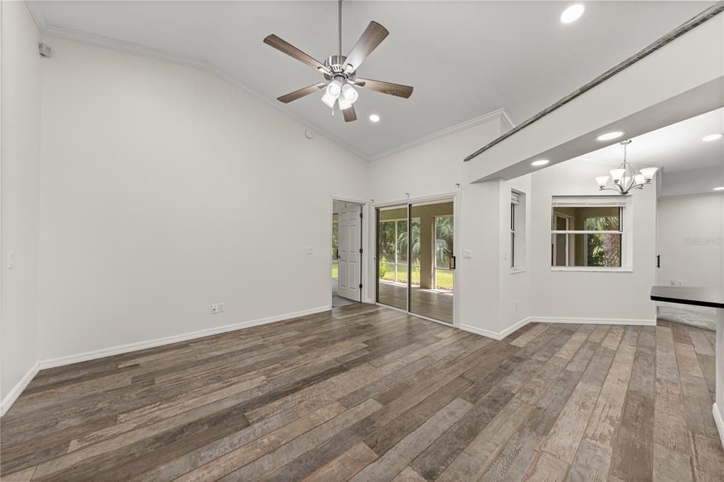 For Sale: $335,000 (3 beds, 2 baths, 1801 Square Feet)