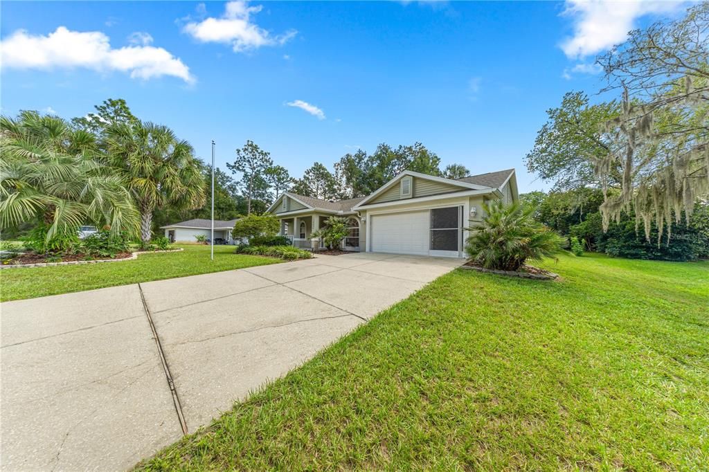 For Sale: $335,000 (3 beds, 2 baths, 1801 Square Feet)