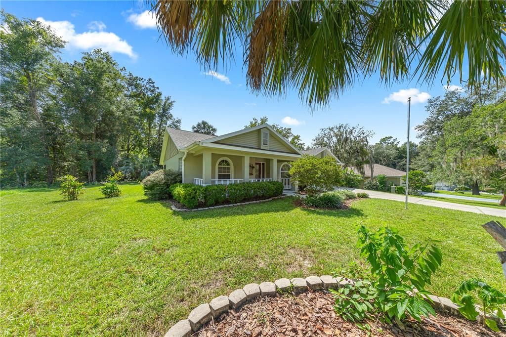 For Sale: $335,000 (3 beds, 2 baths, 1801 Square Feet)