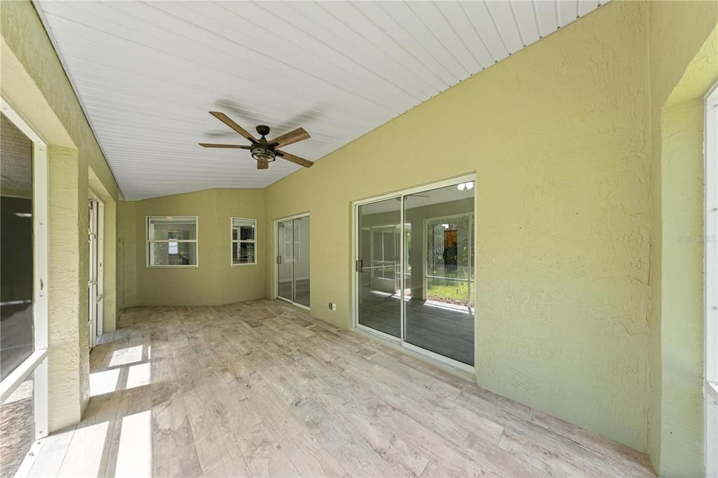 For Sale: $335,000 (3 beds, 2 baths, 1801 Square Feet)