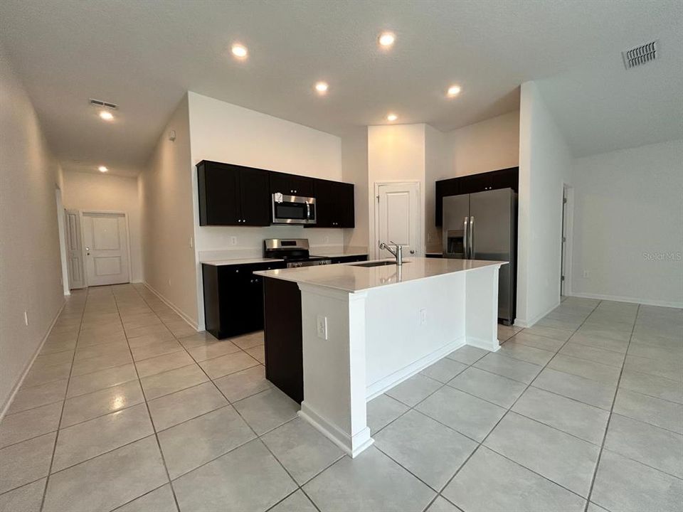 For Rent: $2,200 (3 beds, 2 baths, 1605 Square Feet)