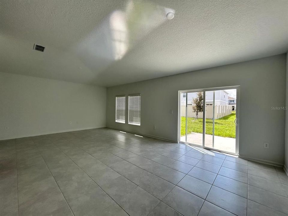 For Rent: $2,200 (3 beds, 2 baths, 1605 Square Feet)