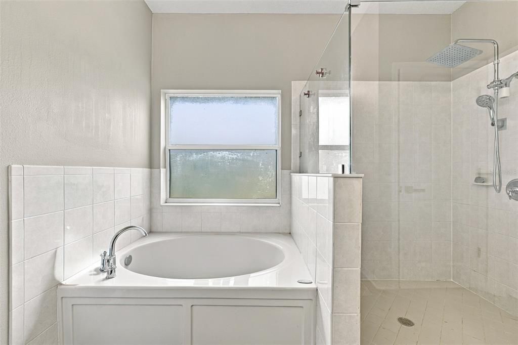 For Sale: $535,000 (4 beds, 3 baths, 2473 Square Feet)