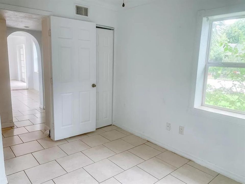 For Rent: $1,395 (2 beds, 1 baths, 592 Square Feet)