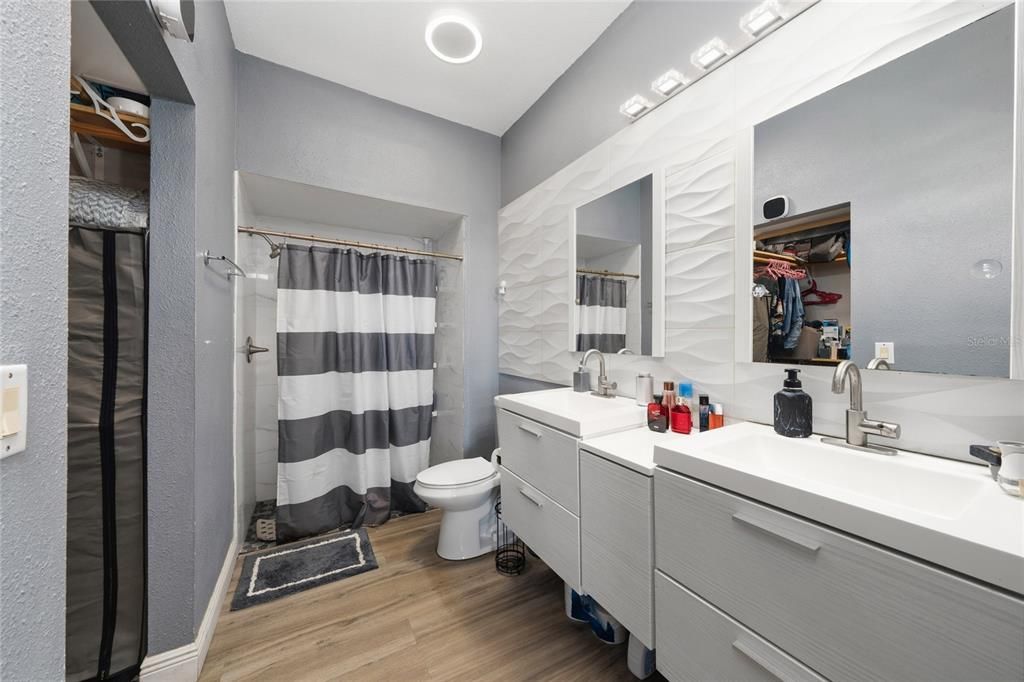 For Sale: $310,000 (3 beds, 2 baths, 1543 Square Feet)