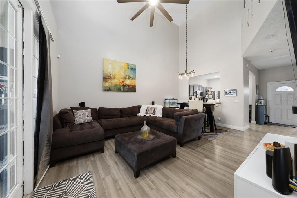 For Sale: $310,000 (3 beds, 2 baths, 1543 Square Feet)