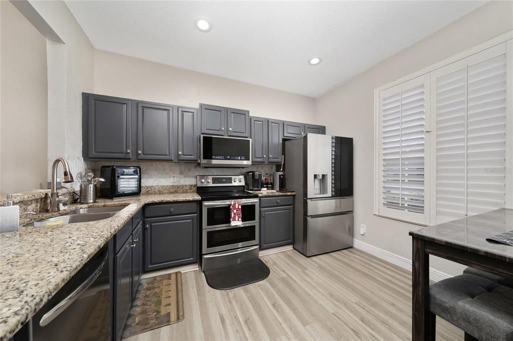 For Sale: $310,000 (3 beds, 2 baths, 1543 Square Feet)