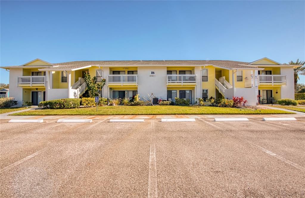 For Rent: $1,750 (2 beds, 2 baths, 898 Square Feet)