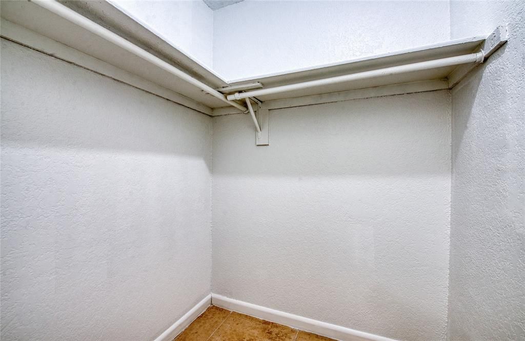 For Rent: $1,750 (2 beds, 2 baths, 898 Square Feet)